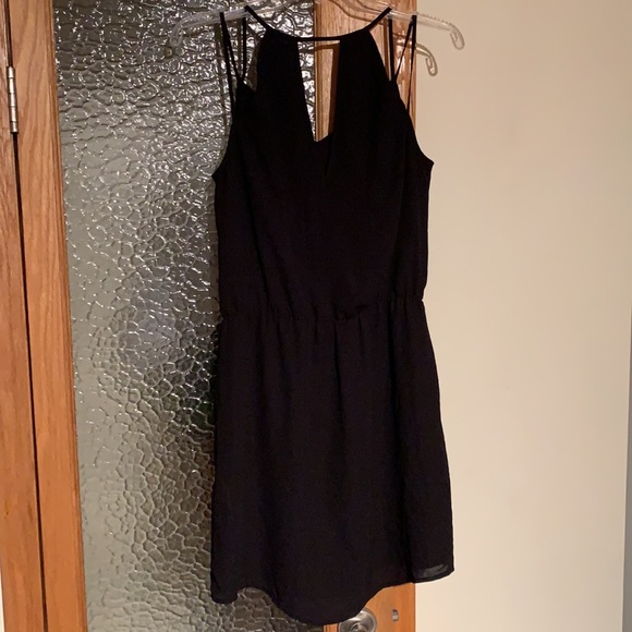 Black dress by Banana Republic, size 6, EUC - Picture 4 of 6